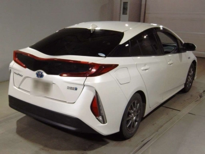 TOYOTA PRIUS PHV