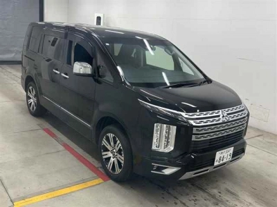 MITSUBISHI DELICA D:5