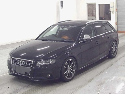 AUDI A4 AVANTE