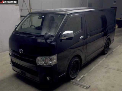 TOYOTA HIACE VAN