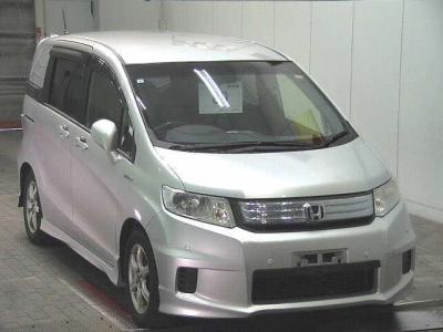 HONDA FREED SPIKE