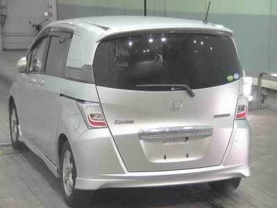 HONDA FREED SPIKE