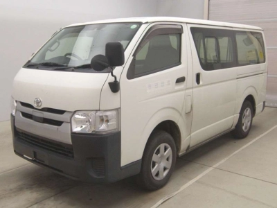TOYOTA REGIUS VAN