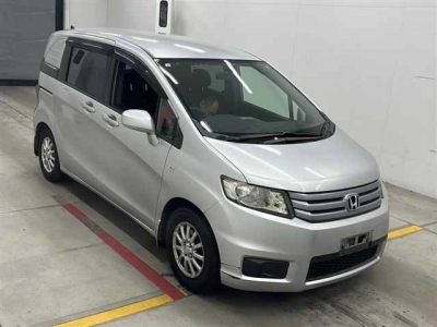 HONDA FREED SPIKE