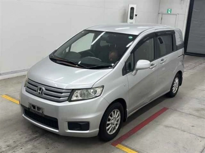 HONDA FREED SPIKE