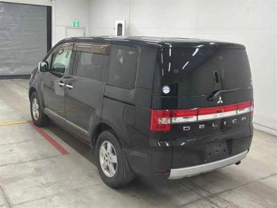 MITSUBISHI DELICA D:5