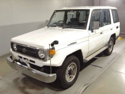 TOYOTA LAND CRUISER 70