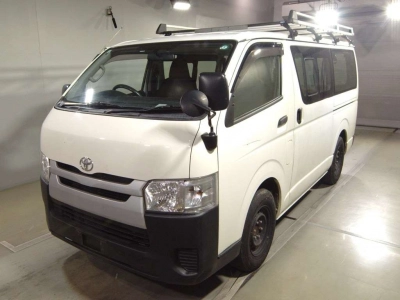 TOYOTA REGIUS VAN