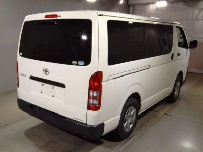 TOYOTA HIACE VAN