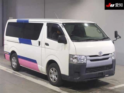 TOYOTA REGIUS VAN