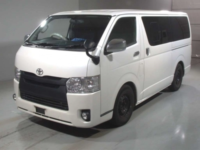 TOYOTA HIACE VAN