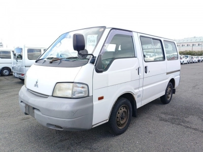 MITSUBISHI DELICA WAGON
