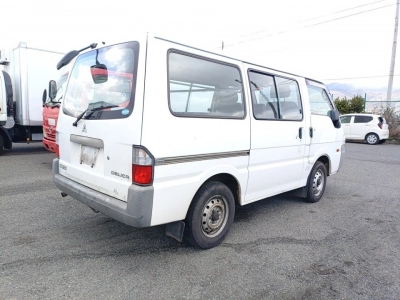 MITSUBISHI DELICA WAGON
