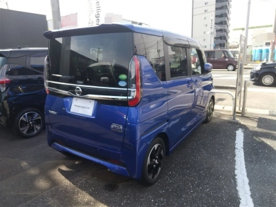 NISSAN ROOX