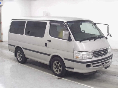 TOYOTA HIACE