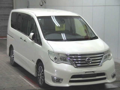 NISSAN SERENA