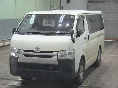 TOYOTA REGIUS VAN