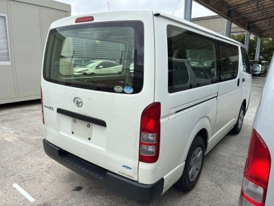 TOYOTA REGIUS VAN