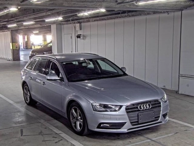 AUDI A4 AVANTE