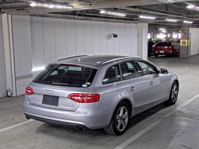AUDI A4 AVANTE