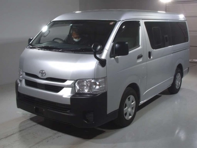 TOYOTA HIACE WAGON