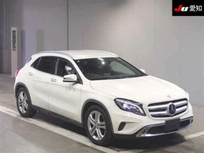 MERCEDES BENZ GLA