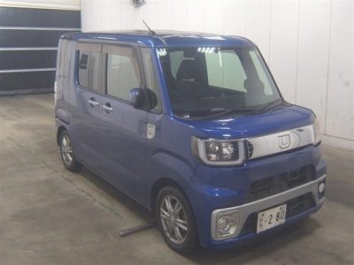 DAIHATSU WAKE