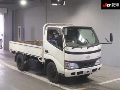 TOYOTA DYNA TRUCK