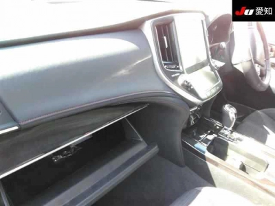 TOYOTA CROWN ATHLETE