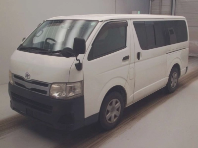 TOYOTA REGIUS VAN