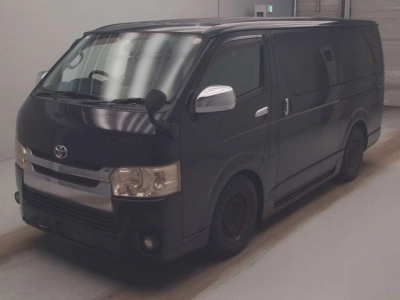 TOYOTA HIACE VAN