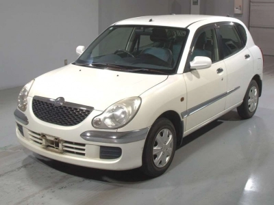 DAIHATSU STORIA