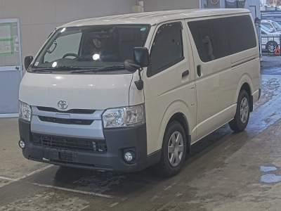 TOYOTA REGIUS VAN