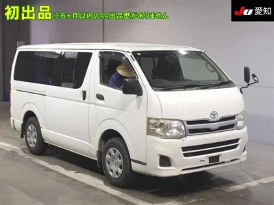 TOYOTA REGIUS VAN
