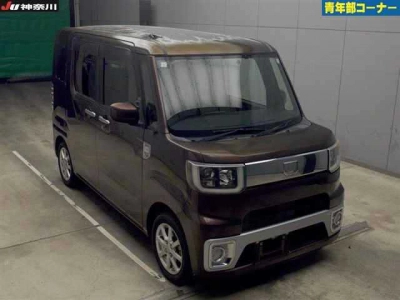 DAIHATSU WAKE