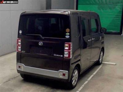 DAIHATSU WAKE