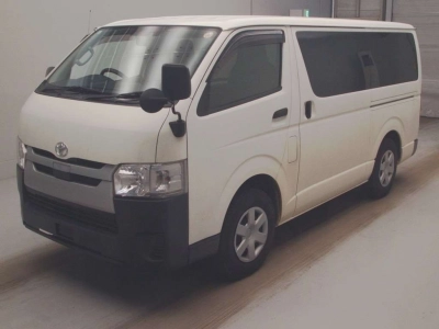 TOYOTA REGIUS VAN