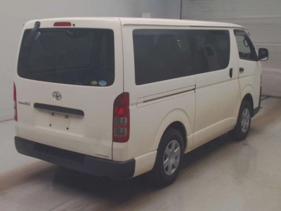 TOYOTA REGIUS VAN