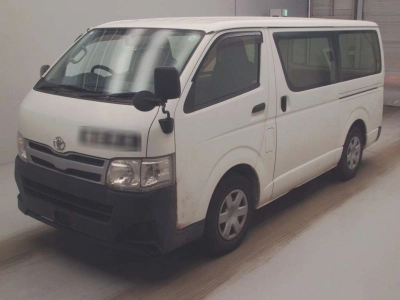 TOYOTA REGIUS VAN