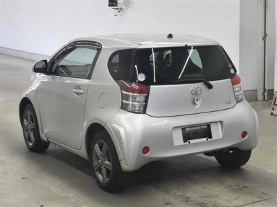 TOYOTA IQ