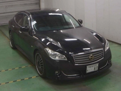 NISSAN FUGA