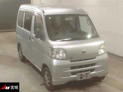 TOYOTA PIXIS VAN