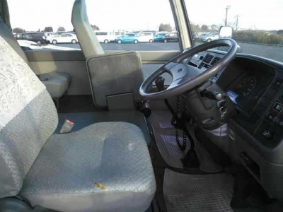 MITSUBISHI FUSO ROSA