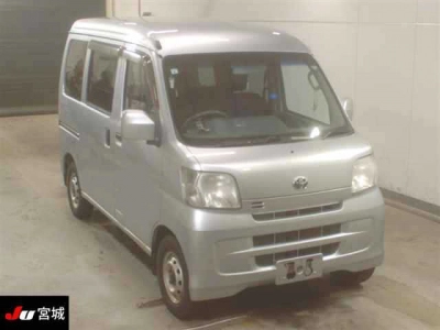 TOYOTA PIXIS VAN