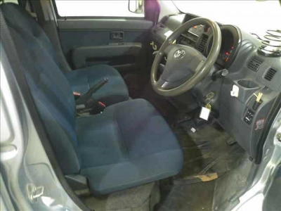 TOYOTA PIXIS VAN