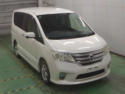 NISSAN SERENA