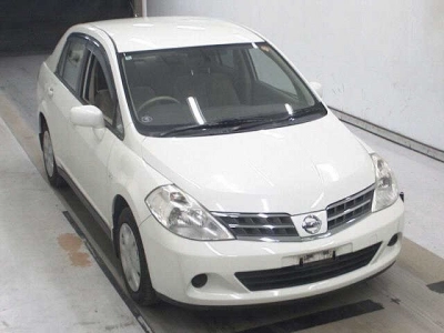 NISSAN TIIDA LATIO