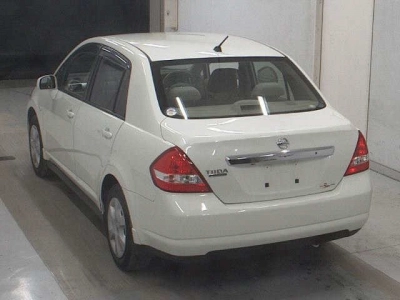 NISSAN TIIDA LATIO