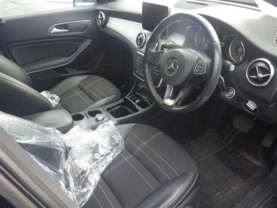 MERCEDES BENZ CLA