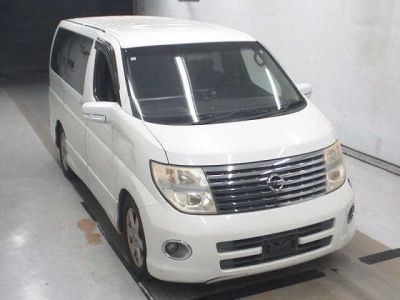 NISSAN ELGRAND